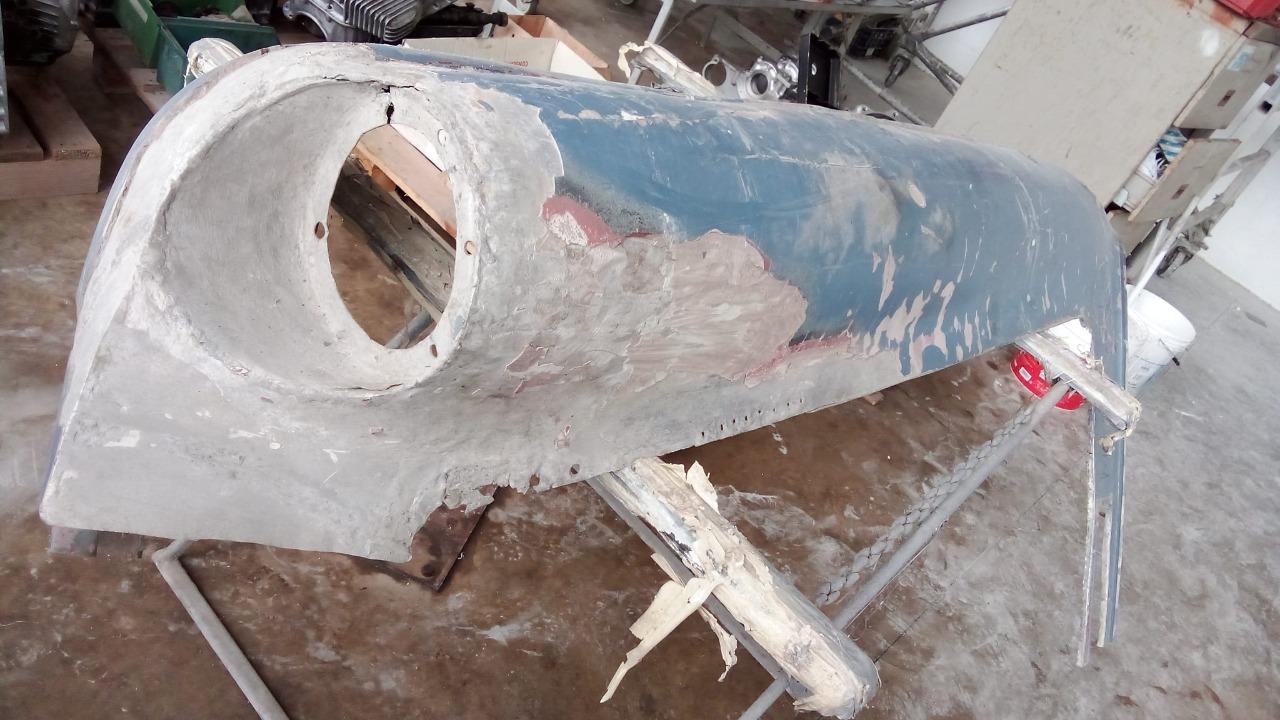 Garde-boue avant droit pour Maserati Mistral LesAnciennes.com