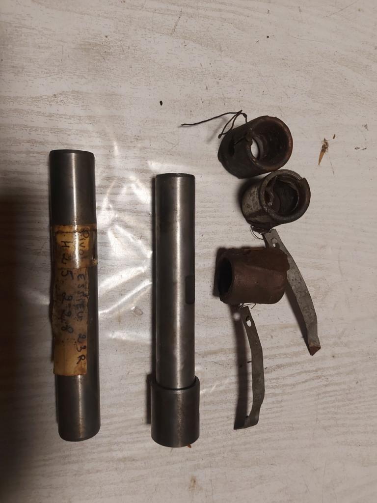 Kit Axes de pivots neufs CITROEN 23R LesAnciennes.com
