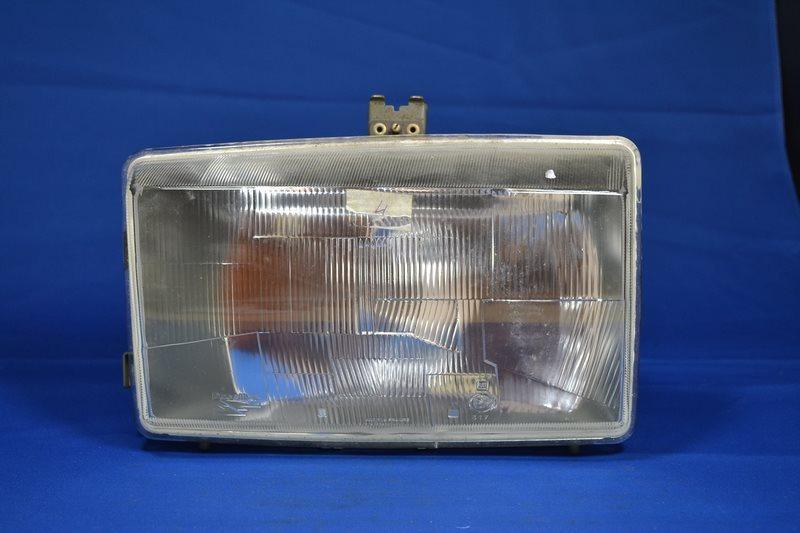 Phare G CE Ducellier PEUGEOT 305, neuf LesAnciennes.com