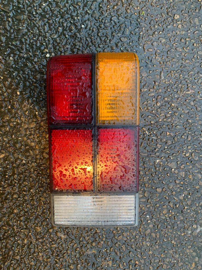 Feu VOLVO 240 LesAnciennes.com