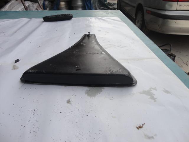 Prises d' air de capot avant Alfa Romeo Montreal LesAnciennes.com