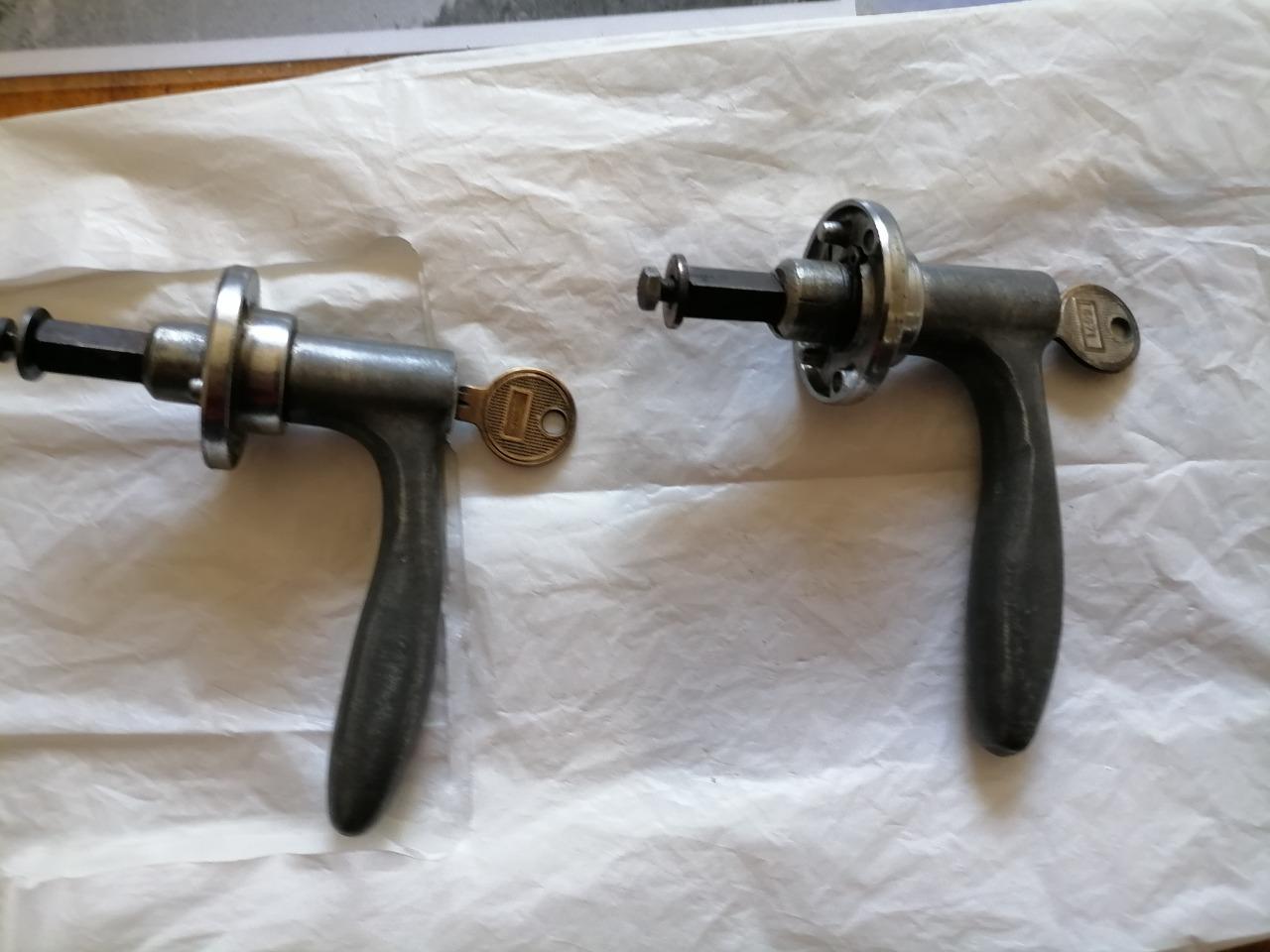 2 poignées de malle CITROEN Traction De 1936 à 194 LesAnciennes.com