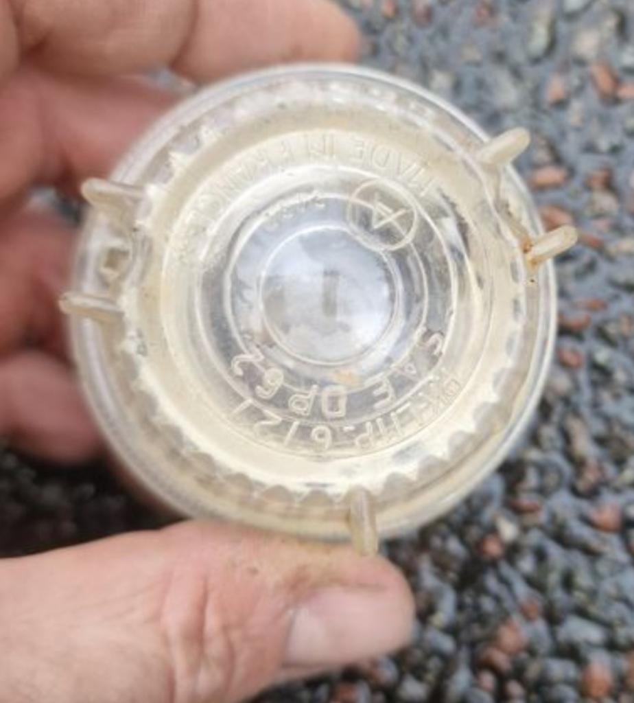 Clignotant RENAULT 4 (R4) LesAnciennes.com