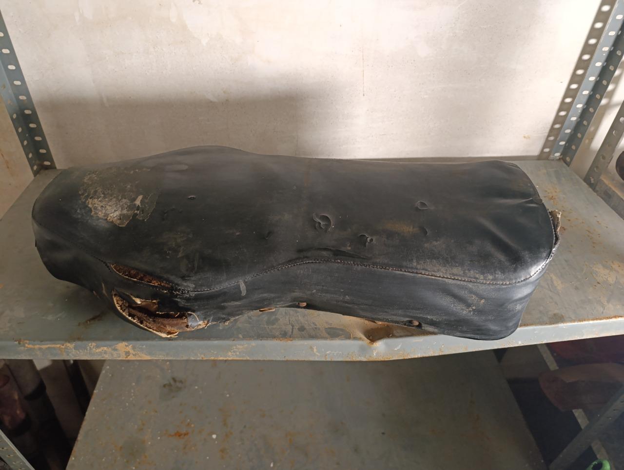 Selle Ducati 125 160 175 200 250 TS Deluxe LesAnciennes.com