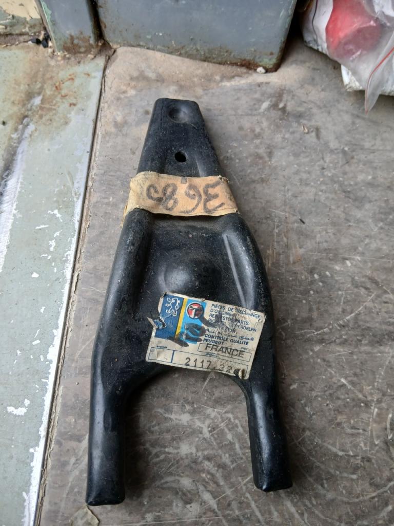 Fourchette PEUGEOT 304 LesAnciennes.com