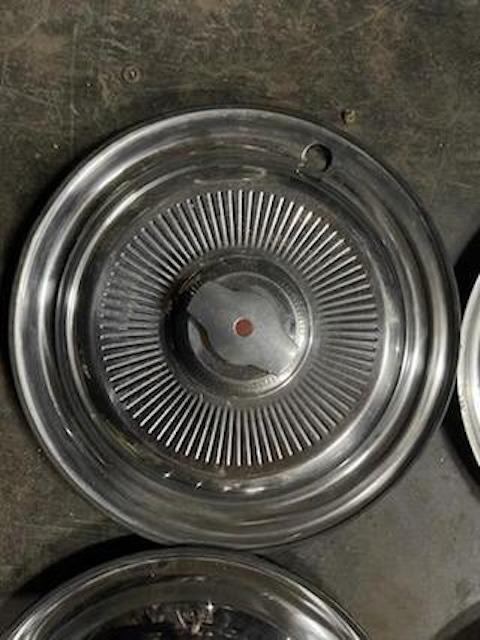 Enjoliveurs GH type Sombrero 380 mm LesAnciennes.com