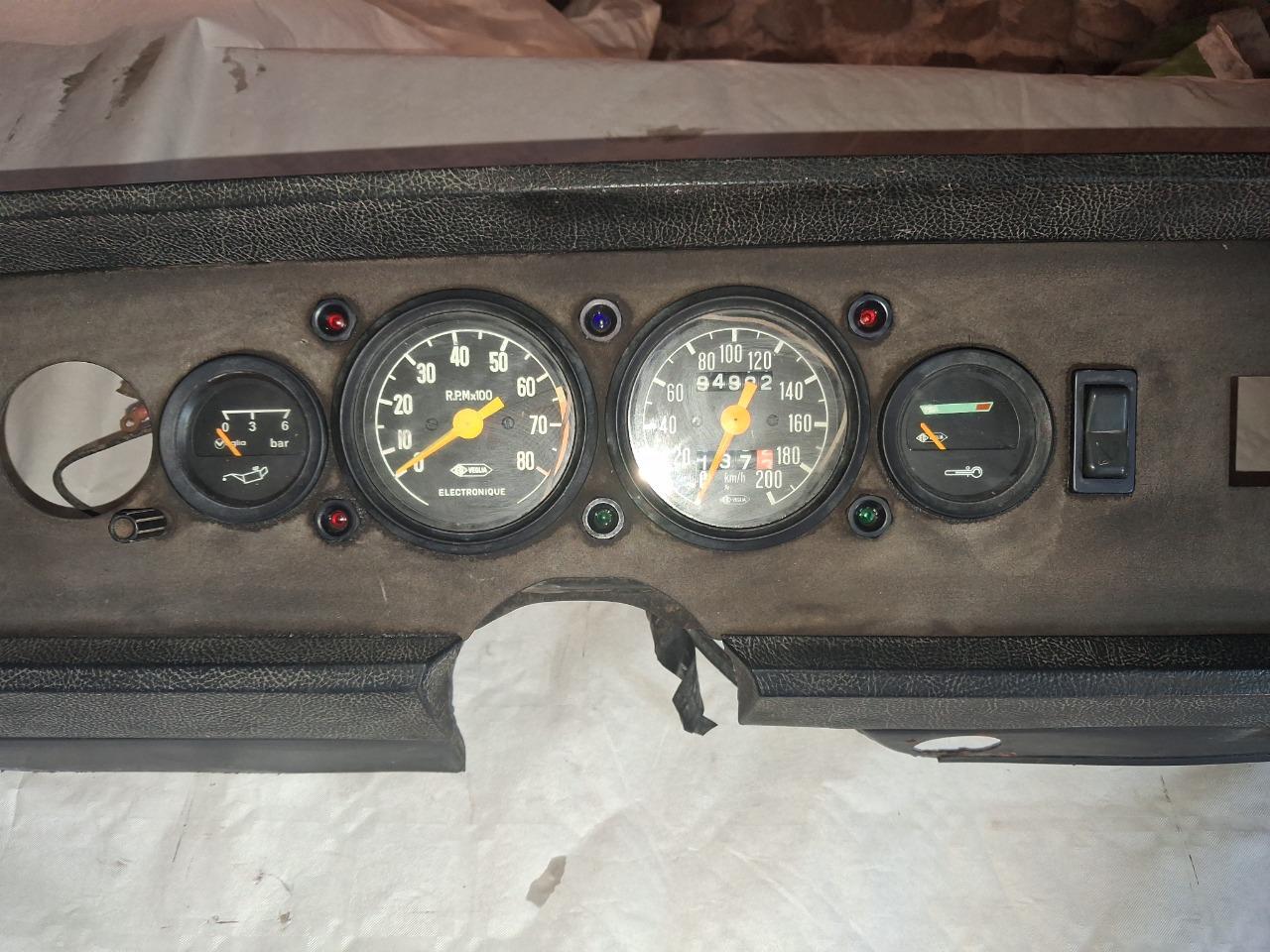 Tableau de bord SIMCA Rallye LesAnciennes.com