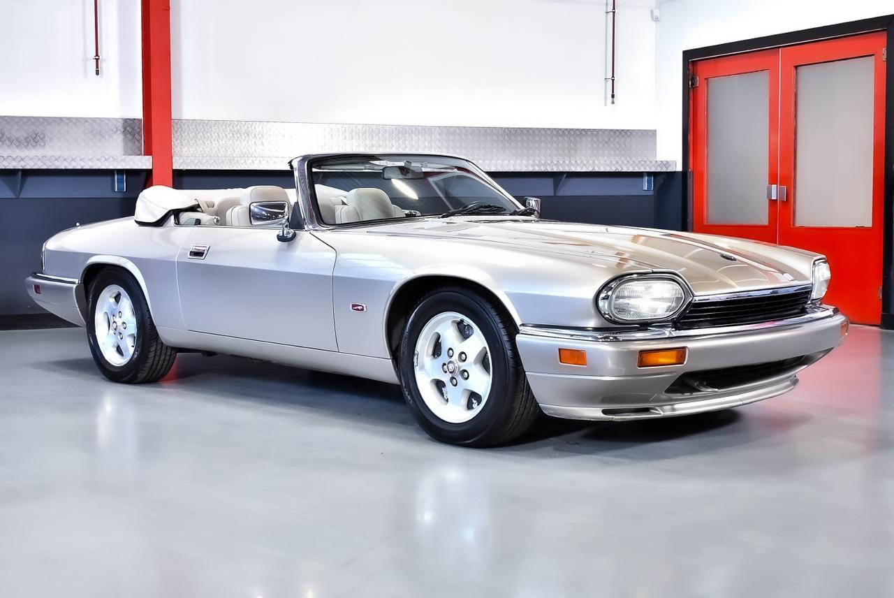 1995 Jaguar XJS Convertible 4.0 Celebration LesAnciennes.com