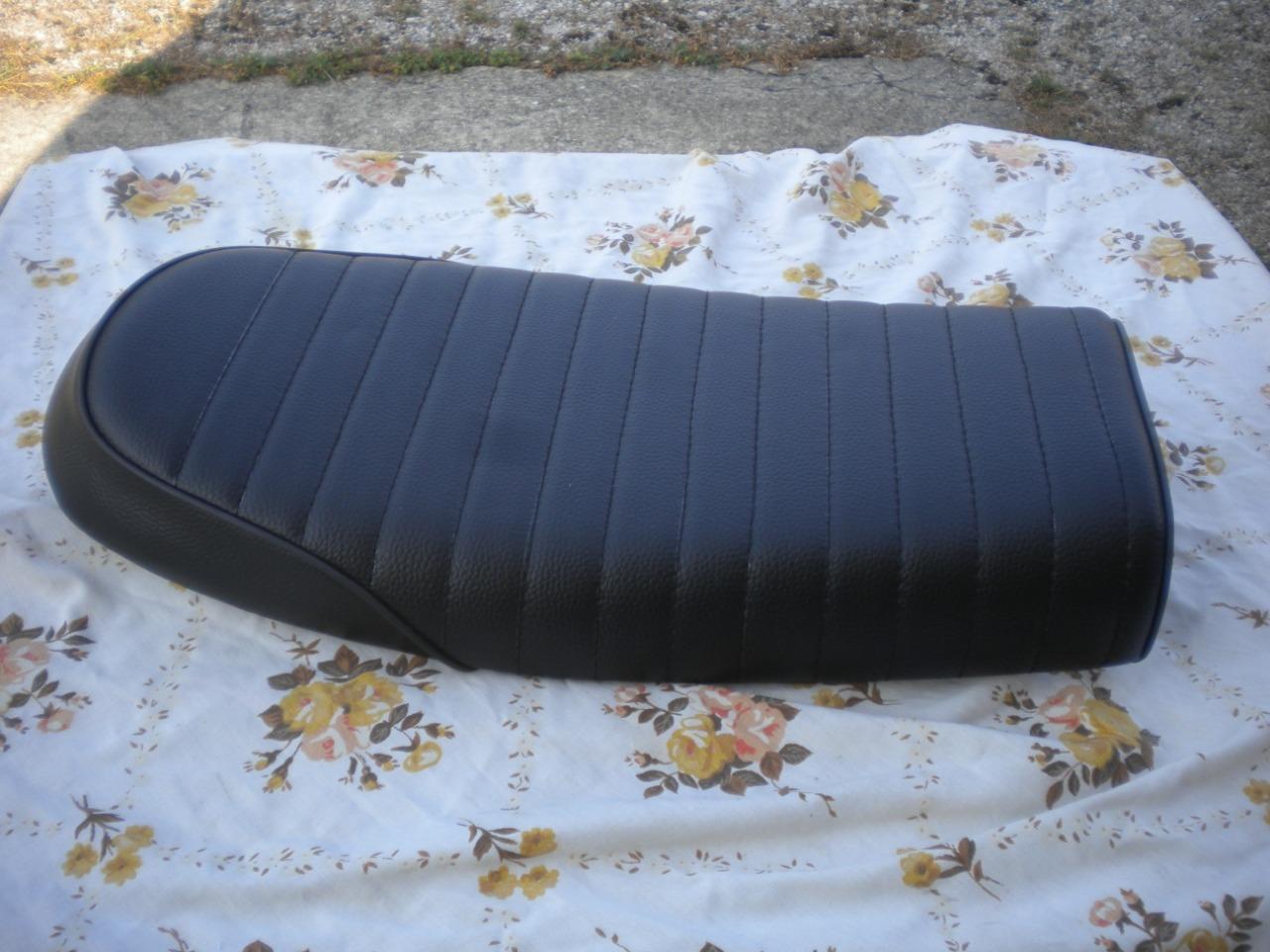 Selle UNE PETITE SELLE moto , 50 cc a identifier LesAnciennes.com