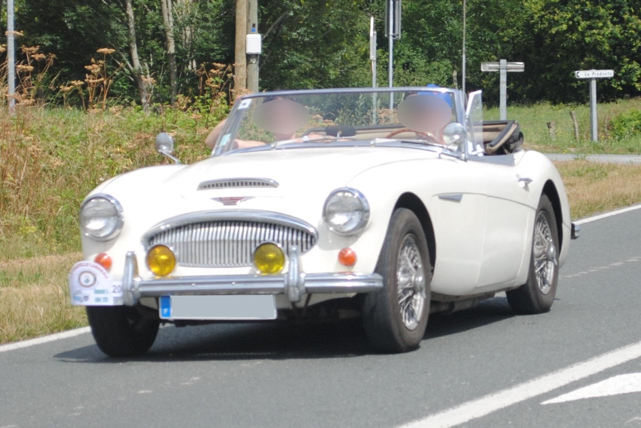 AUSTIN HEALEY 3000 MK III HBJ8 - 1965 LesAnciennes.com