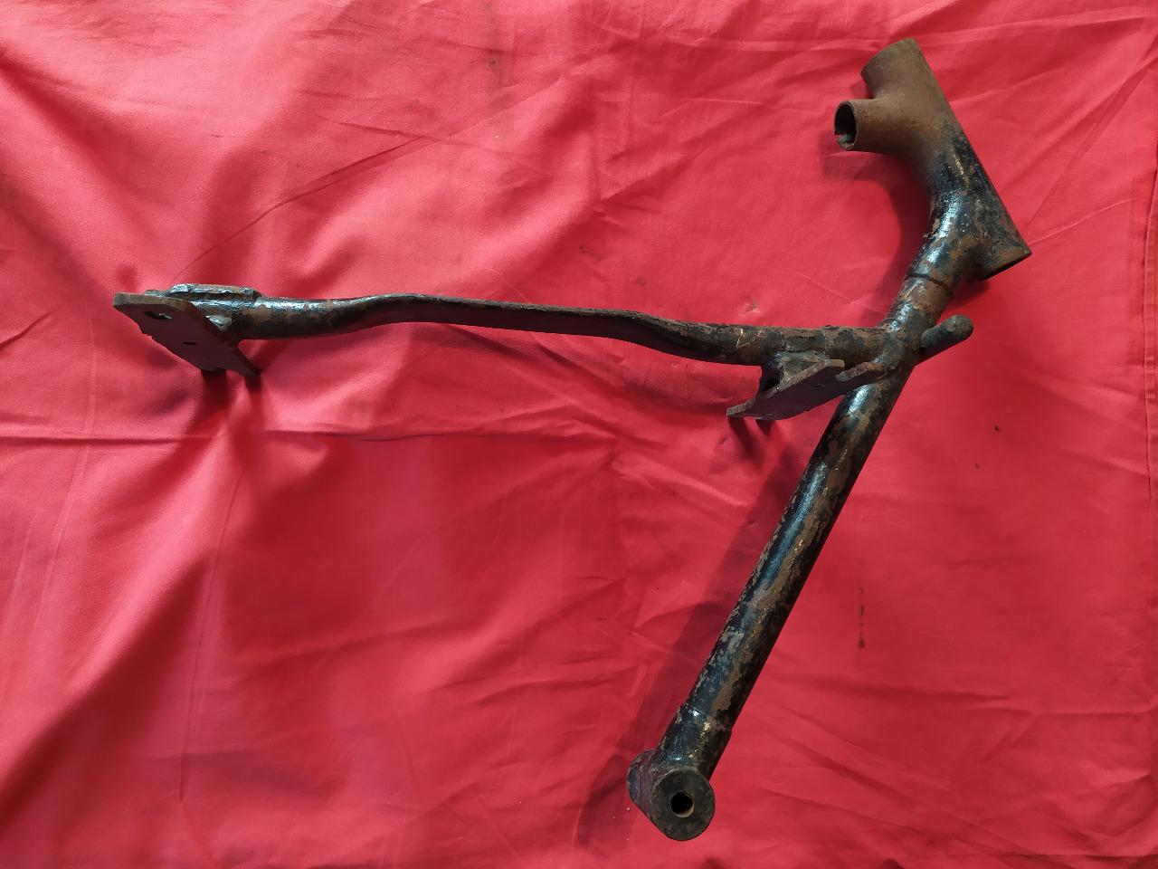 Cadre avant Terrot 250 350 entretube HSS HS HS M LesAnciennes.com