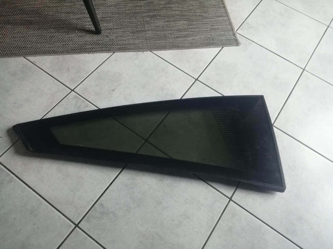 CITROEN C6 vitre de custode arrière droit LesAnciennes.com