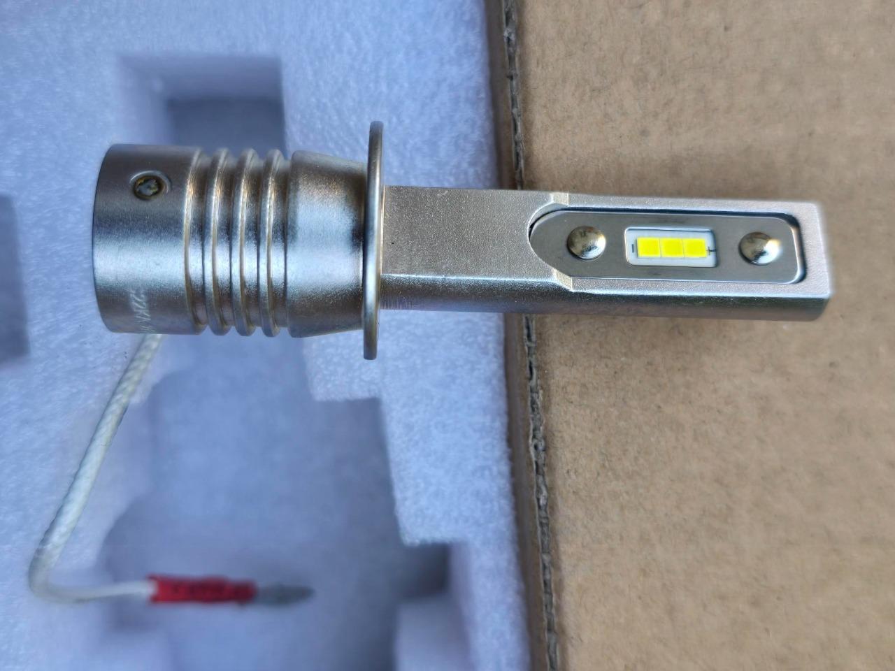 Ampoule LED H1 LesAnciennes.com