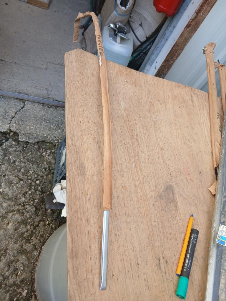 Baguette PEUGEOT 204 LesAnciennes.com