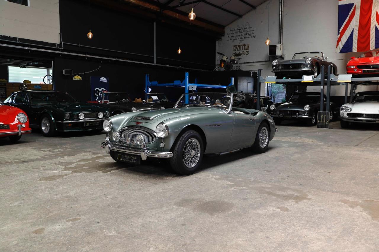 AUSTIN HEALEY 3000 MK II - 1961 LesAnciennes.com