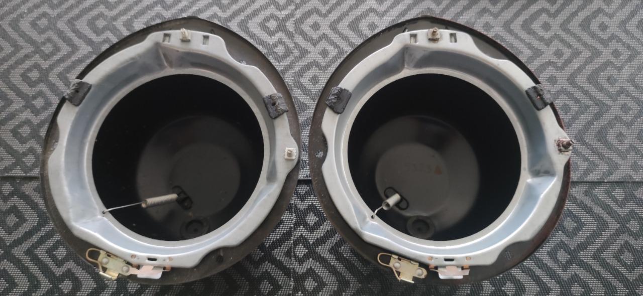 Cuvelages de phares ducellier PEUGEOT 404 LesAnciennes.com