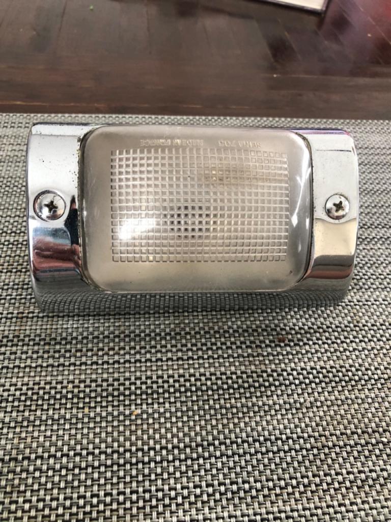 Plafonnier CITROEN DS pallas LesAnciennes.com