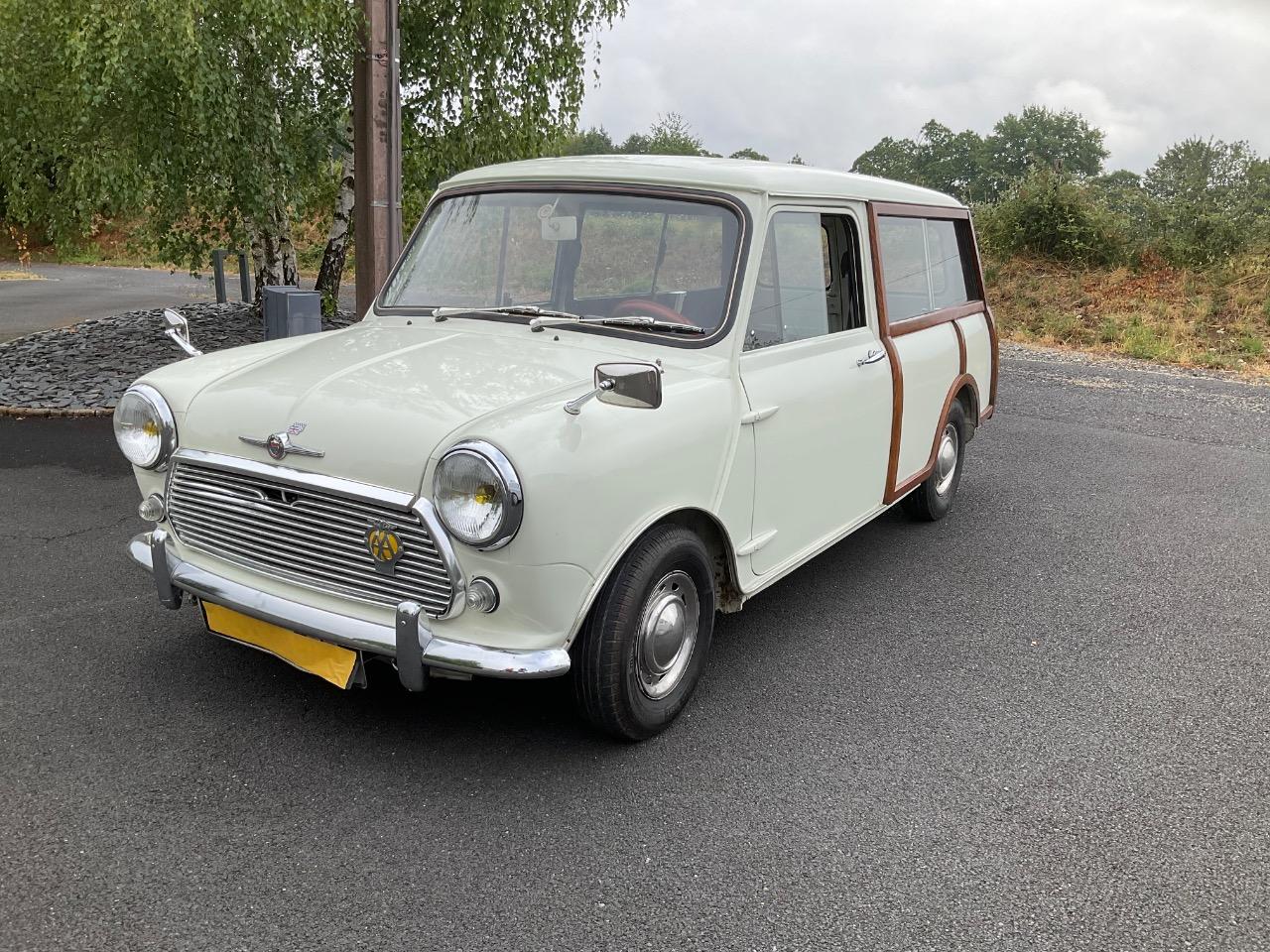 AUSTIN Mini 1000 countryman - 1968 LesAnciennes.com