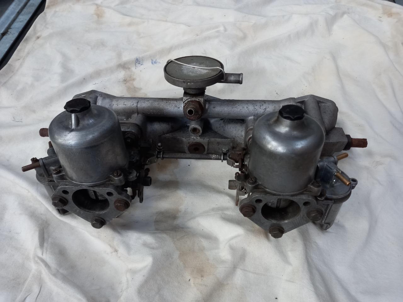 Rampe de carburateur TRIUMPH TR6 LesAnciennes.com