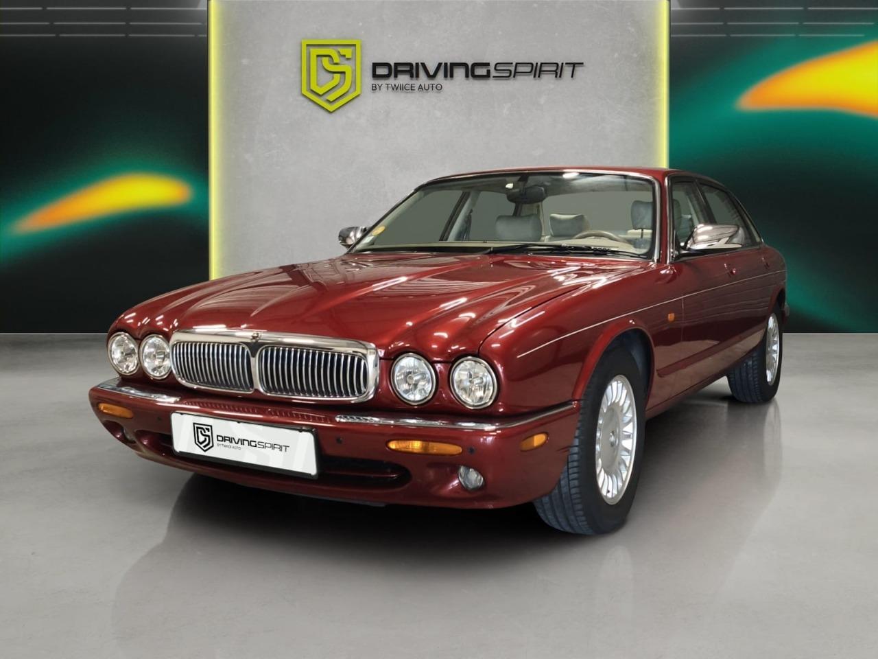 JAGUAR XJ8 Executive - 1999 LesAnciennes.com