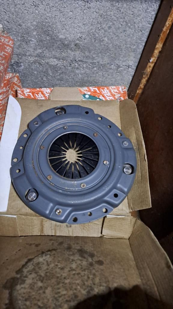 Embrayage RENAULT 12 (R12) et r15 LesAnciennes.com