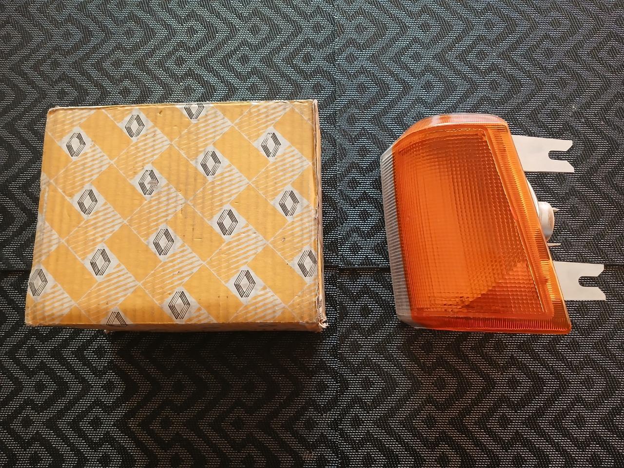 Clignotant gauche RENAULT Trafic 1 phase 1 LesAnciennes.com