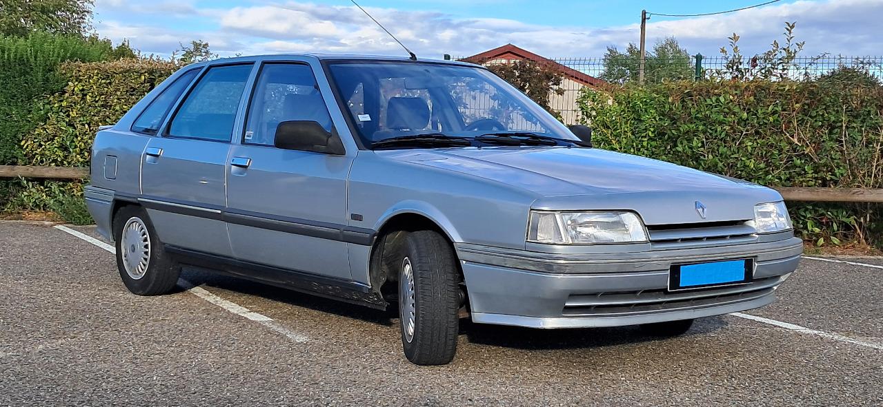 RENAULT 21 (R21) GTS SYMPHONIE - 1990 LesAnciennes.com