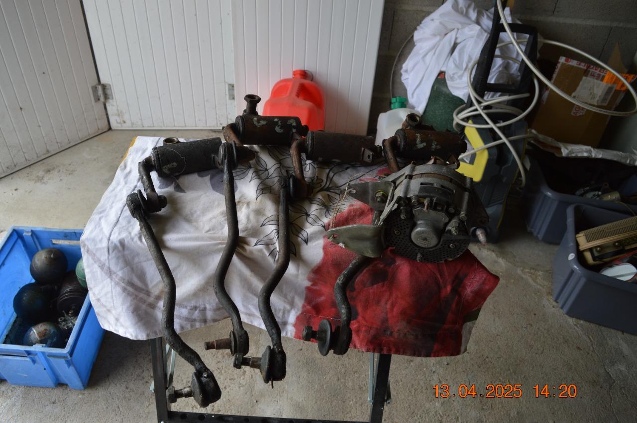 Lot de pièces CITROEN DS LesAnciennes.com