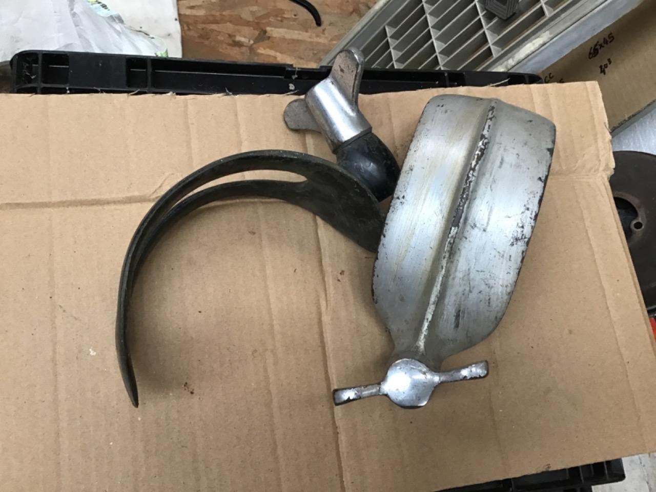 SUPPORT ROUE DE SECOURS CITROEN ROSALIE LesAnciennes.com