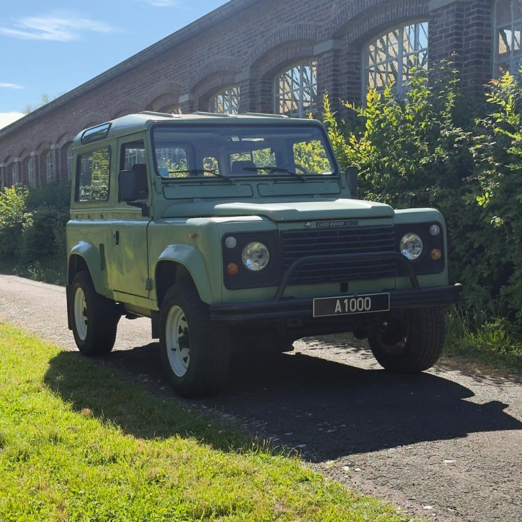 LAND ROVER Defender 2.25 - 7 Places - 1986 LesAnciennes.com