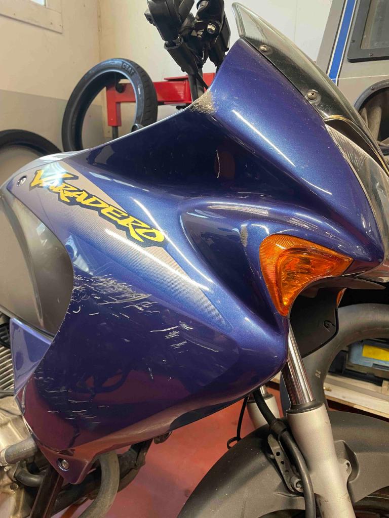 Recherche flanc carénage droit HONDA Varadero 125 LesAnciennes.com