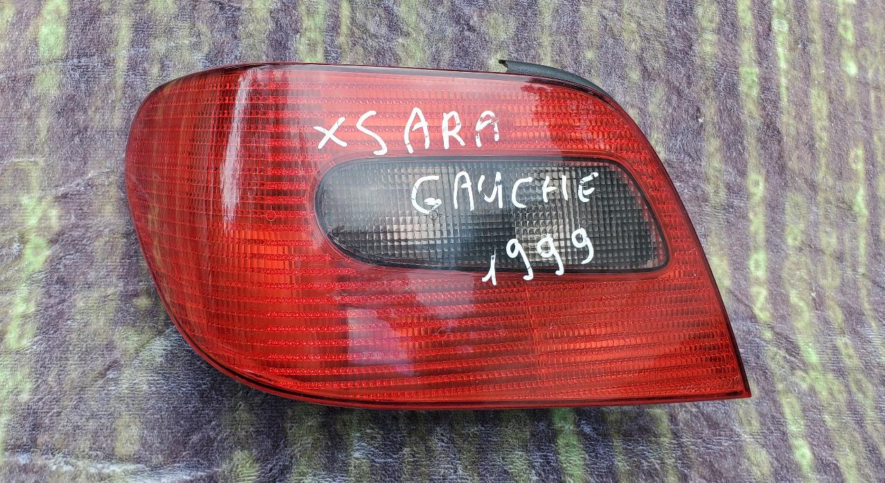 Feu arrière gauche XSARA excellent état LesAnciennes.com