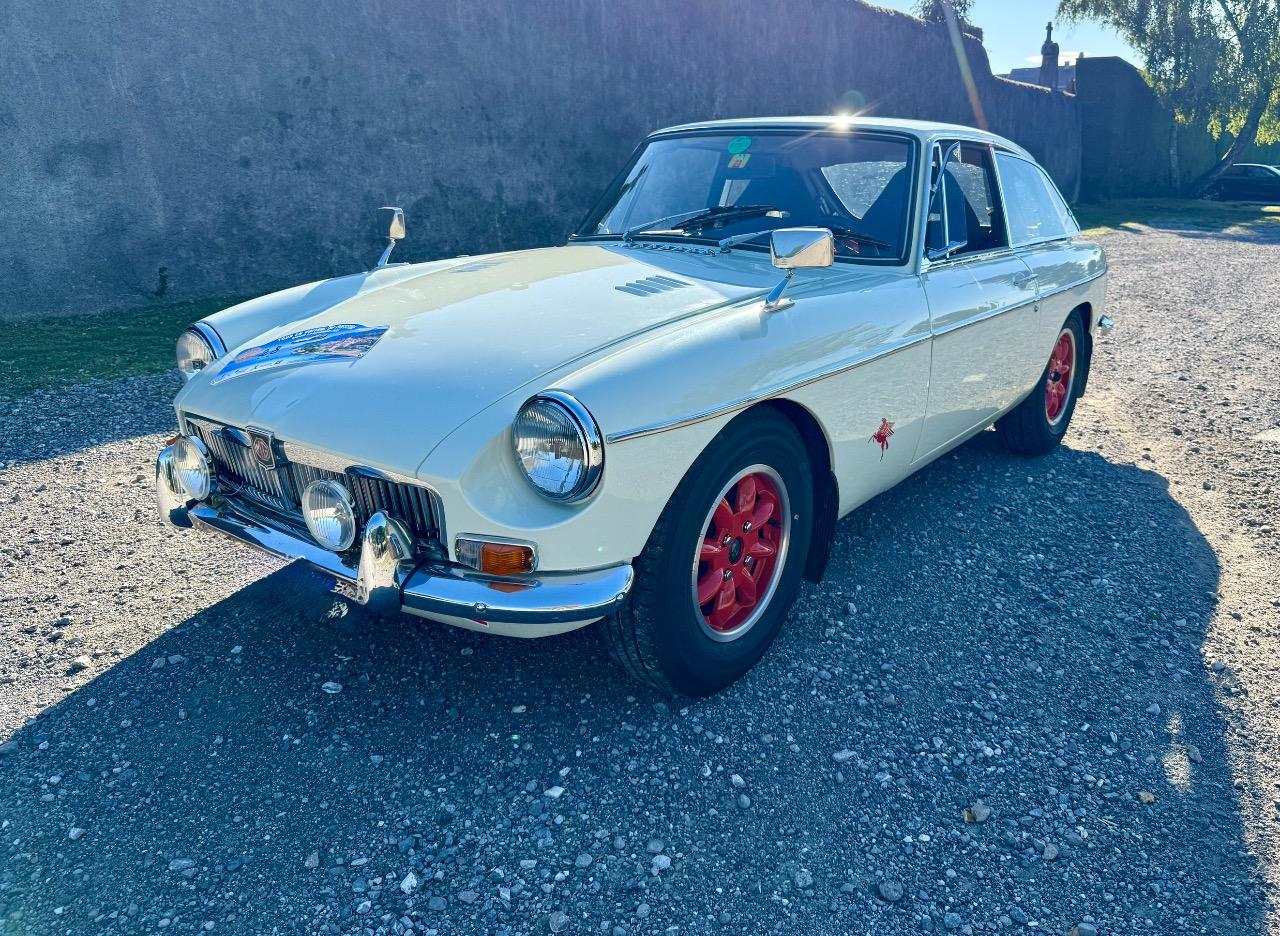 MG MGB Gt - 1969 LesAnciennes.com