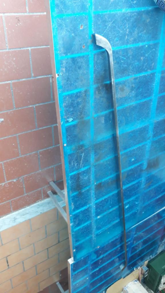 Moulure supérieure arrière Lamborghini Espada LesAnciennes.com