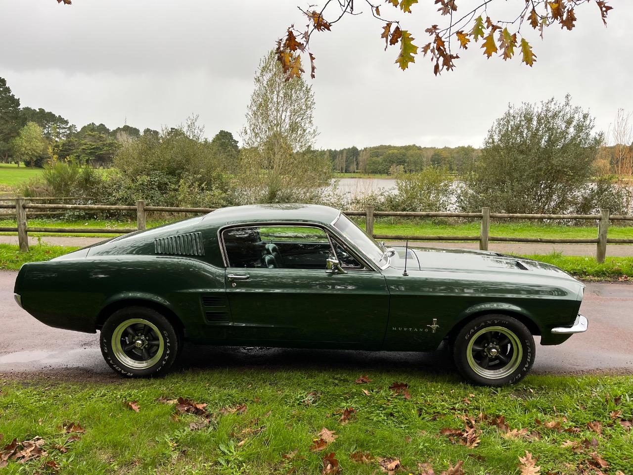 FORD Mustang 390 code S - 1967 LesAnciennes.com