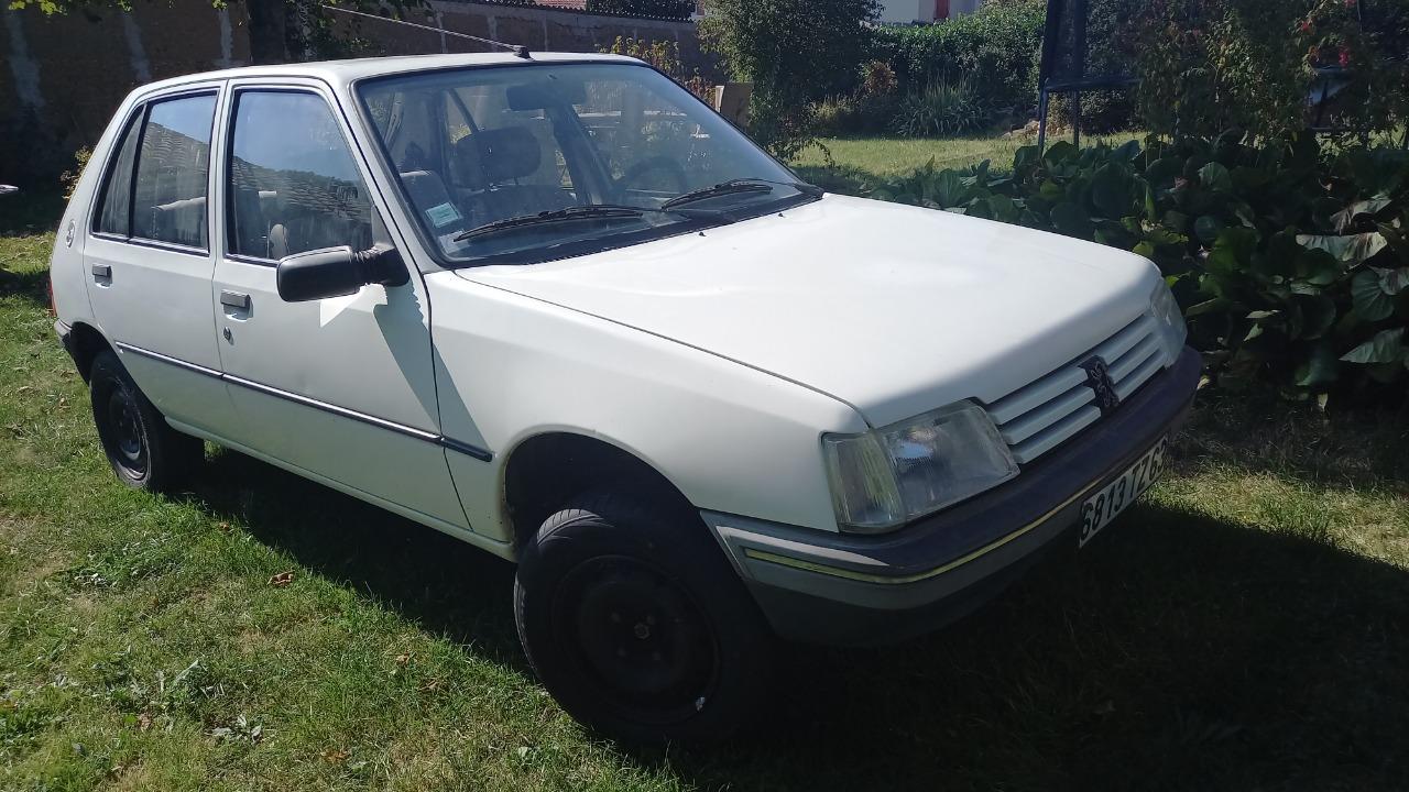 PEUGEOT 205 Gr - 1992 LesAnciennes.com