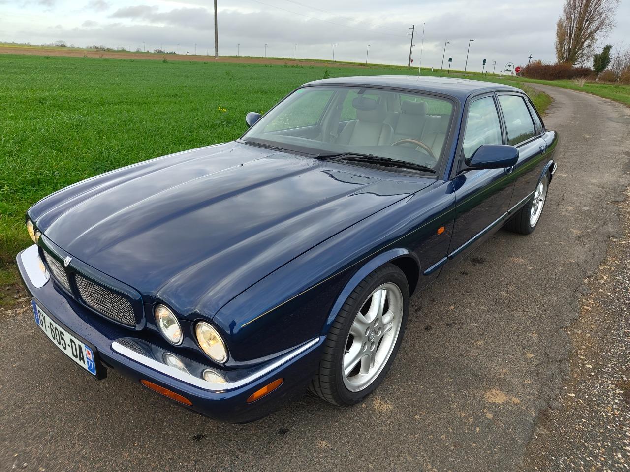 JAGUAR XJR X308 - 1999 LesAnciennes.com