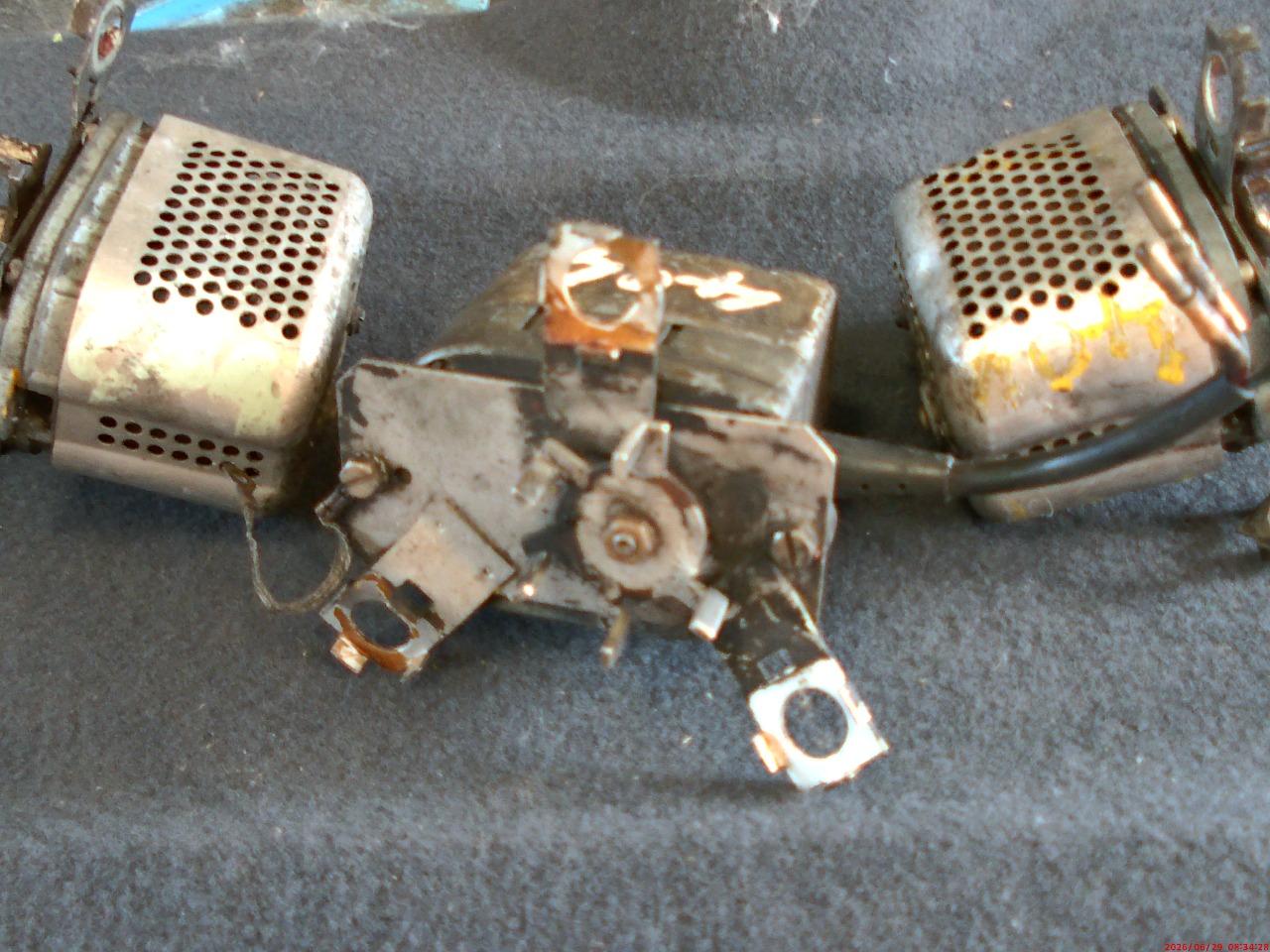 Moteur essuie glace PEUGEOT 404 LesAnciennes.com