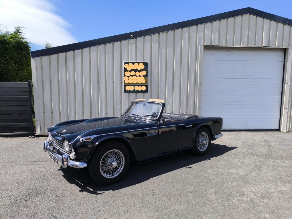 TRIUMPH TR4A - 1967 LesAnciennes.com