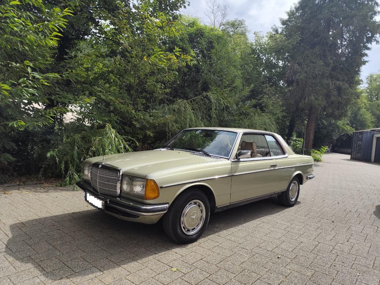 MERCEDES 230 CE - 1983 LesAnciennes.com