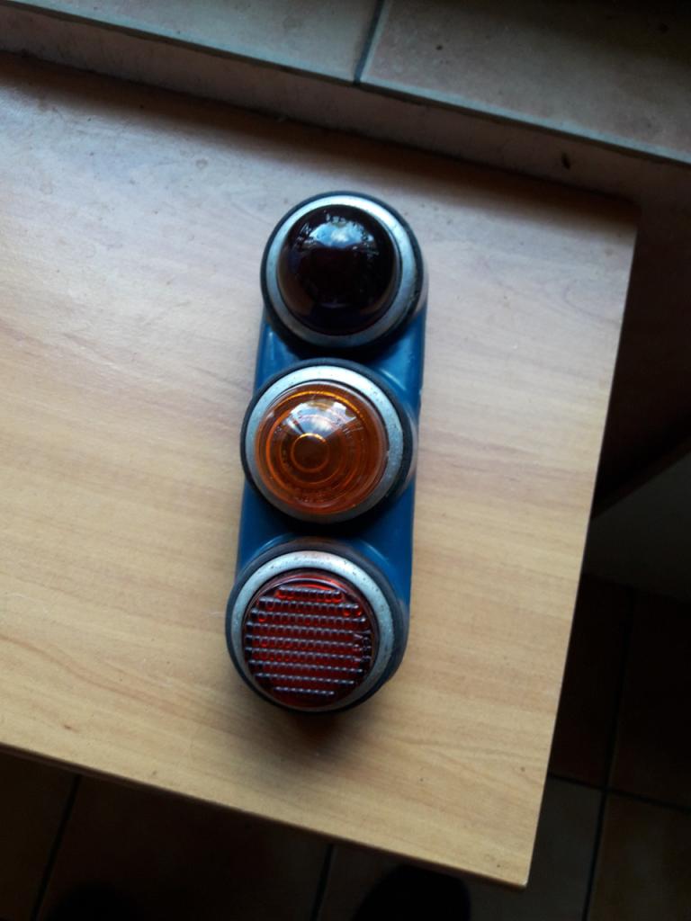 Feux PANHARD PL 17 LesAnciennes.com