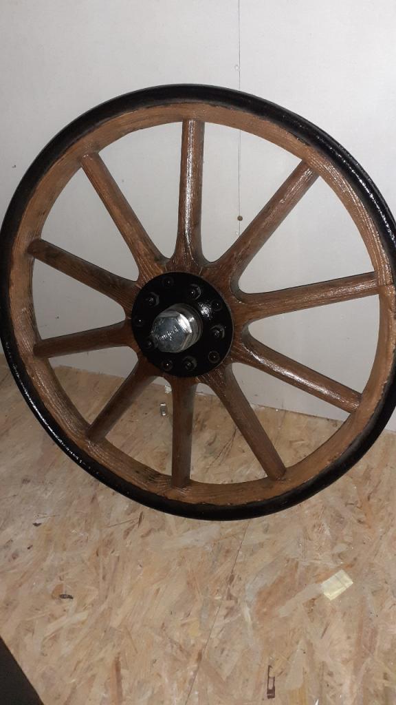 Roue PEUGEOT a definir LesAnciennes.com