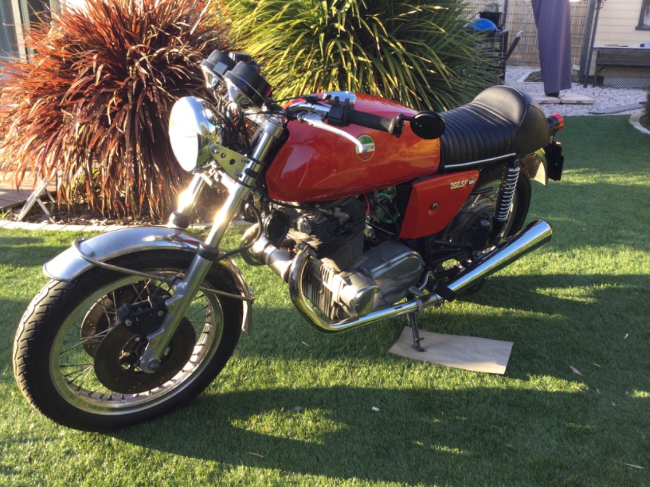 LAVERDA 750 SF SF2 - 1976 LesAnciennes.com