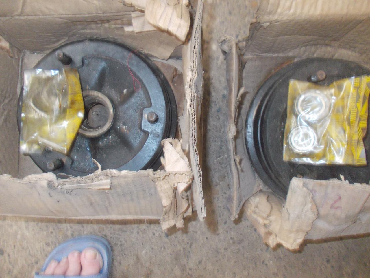 Tambours arrière RENAULT 15 (R15) et 17 LesAnciennes.com