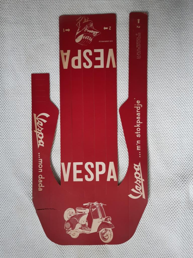 Vespa brochure original LesAnciennes.com