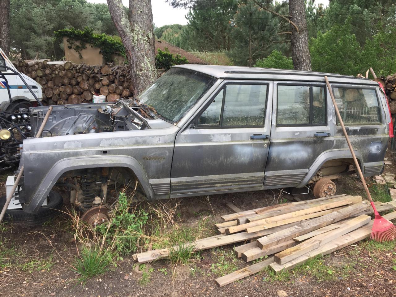 Lot de pièces JEEP cherokee xj 4L LesAnciennes.com