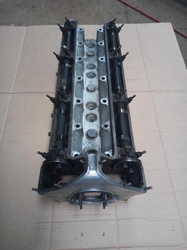 Culasse JAGUAR Type E 4l2 LesAnciennes.com