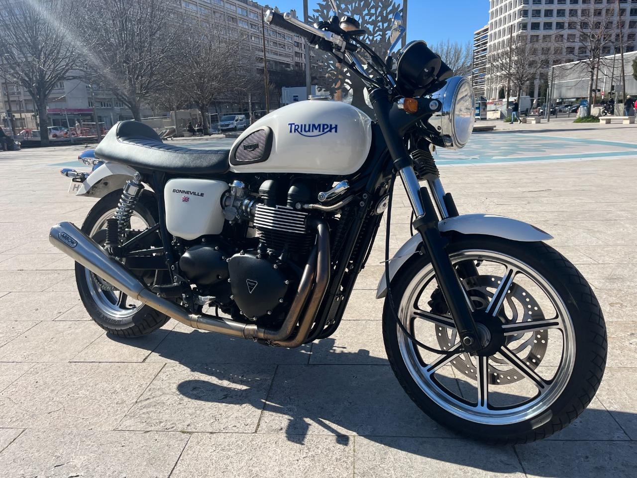 TRIUMPH Bonneville 865 SE LesAnciennes.com