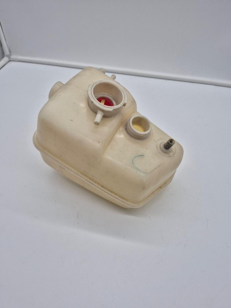 Vase Expansion PEUGEOT 305 LesAnciennes.com