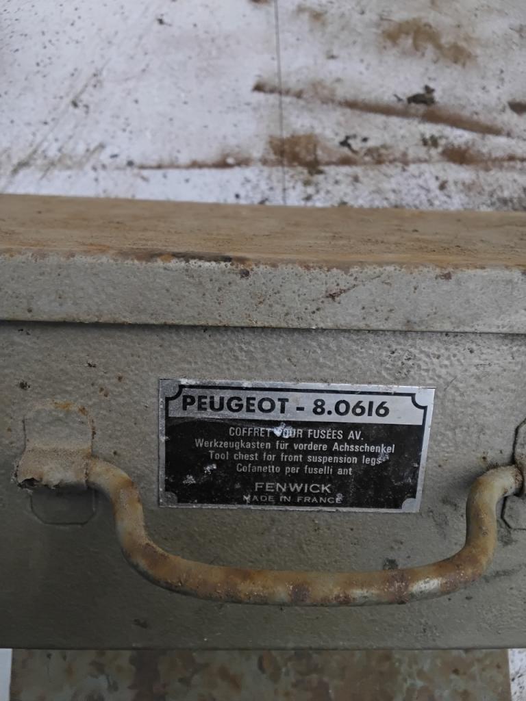 Coffrets PEUGEOT 204 304 403 LesAnciennes.com